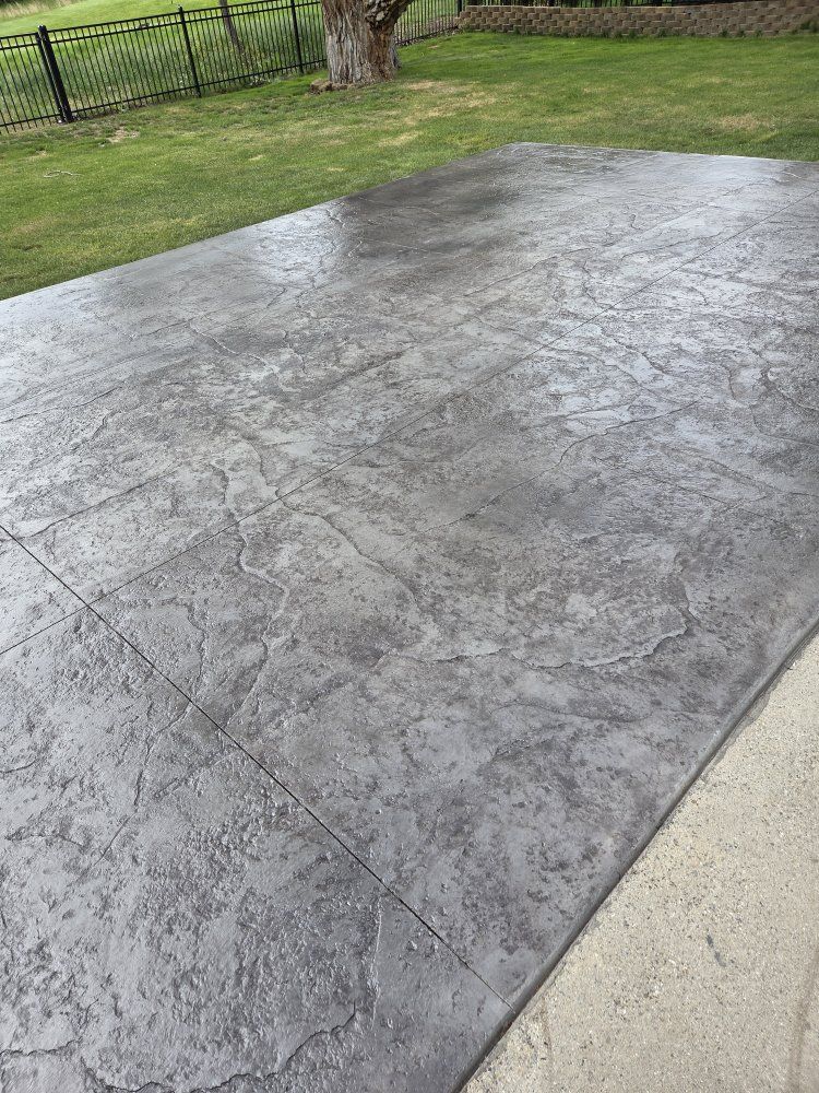 Professional Concrete Services - Driveways, Patios, Stamped & Broom Finish Concrete Contracting