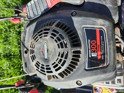 Briggs Stratton 300 1 yr old