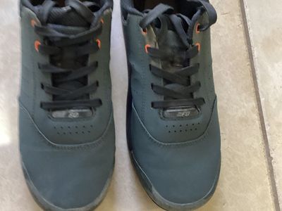 Specialized 2FO, mountain biking shoes, M 10.5