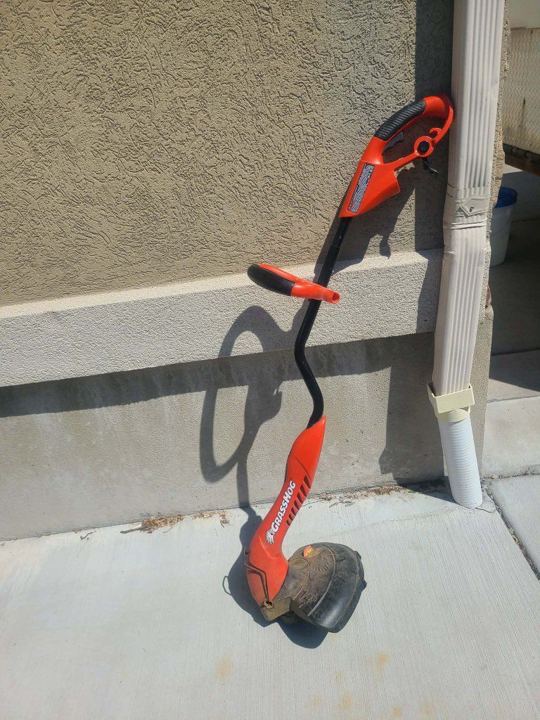 Electric trimmer edger and weed eater