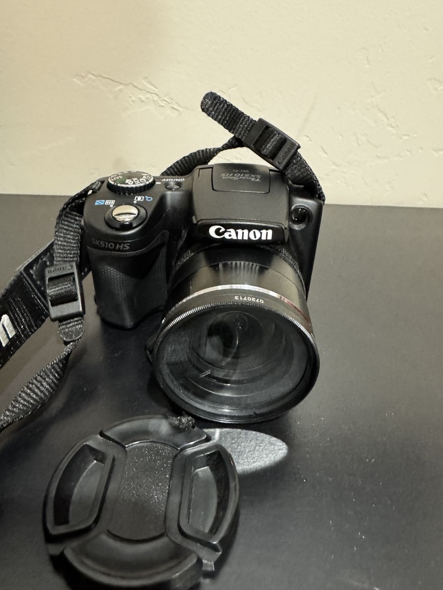 Canon PowerShot SX510 HS Camera – 30x Zoom, WiFi, Bundle w/ SD Card, Charger, Case