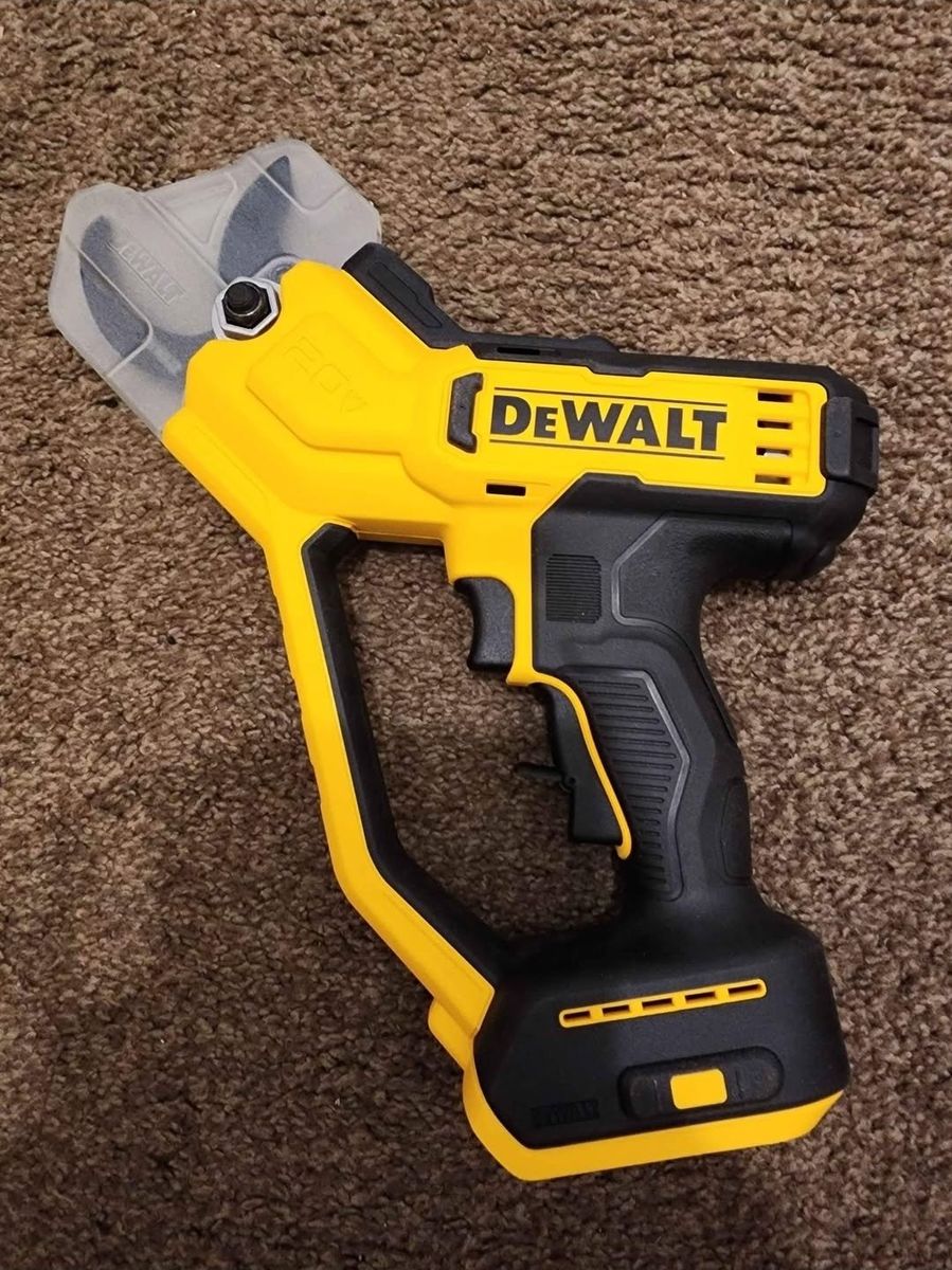New Dewalt 20V MAX Battery Powered Pruner