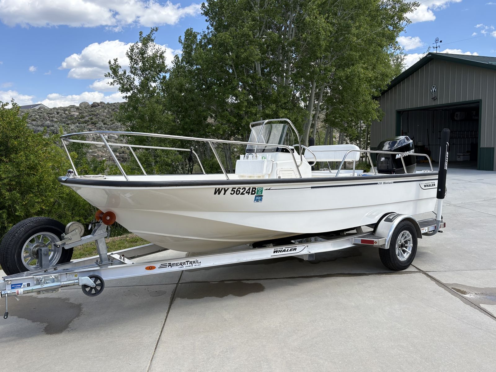 Boston Whaler Montauk 17