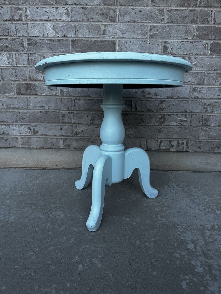 Vintage Shabby Chic Aqua Round Accent Table