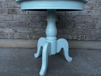 Vintage Shabby Chic Aqua Round Accent Table