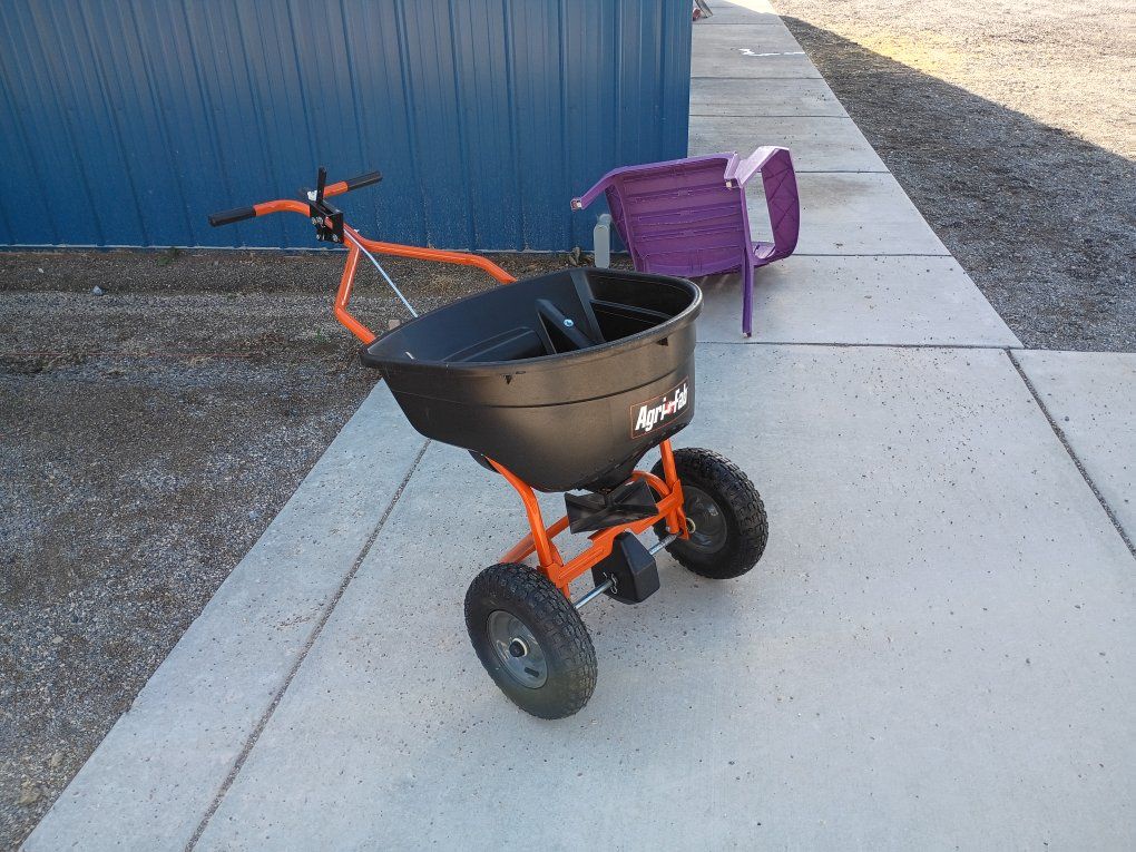 Fertilizer Speader