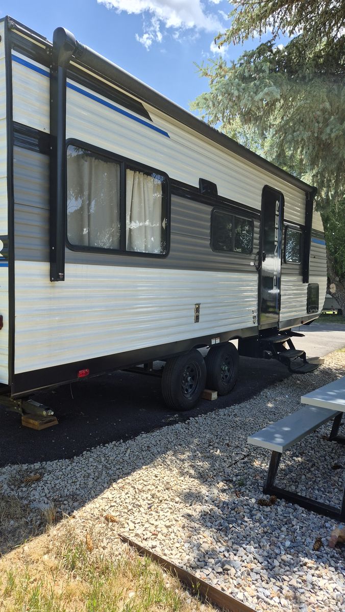 Used 2024 Heartland pioneer RD211