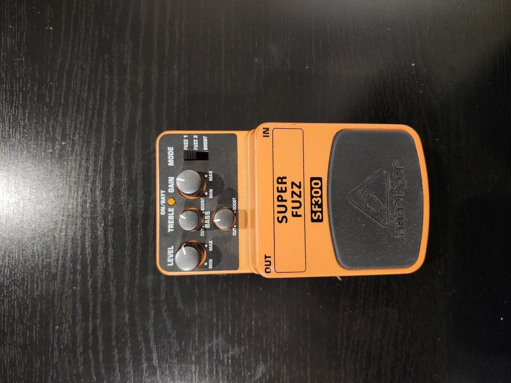 Super Fuzz SF300 Behringer Guitar Pedal