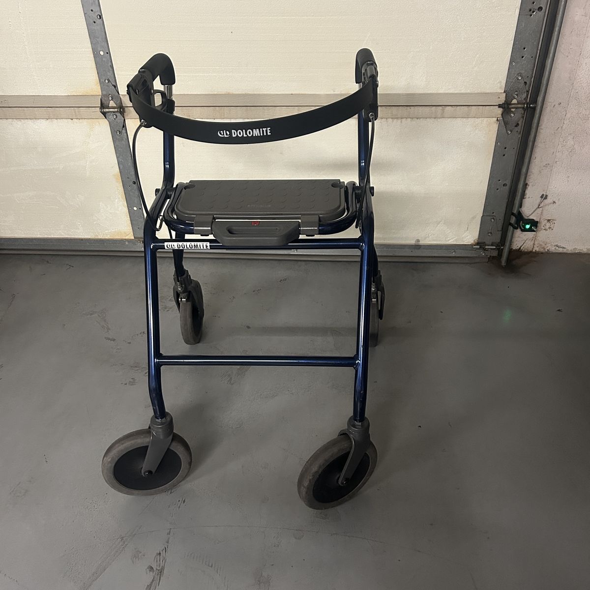 Dolomite Walker