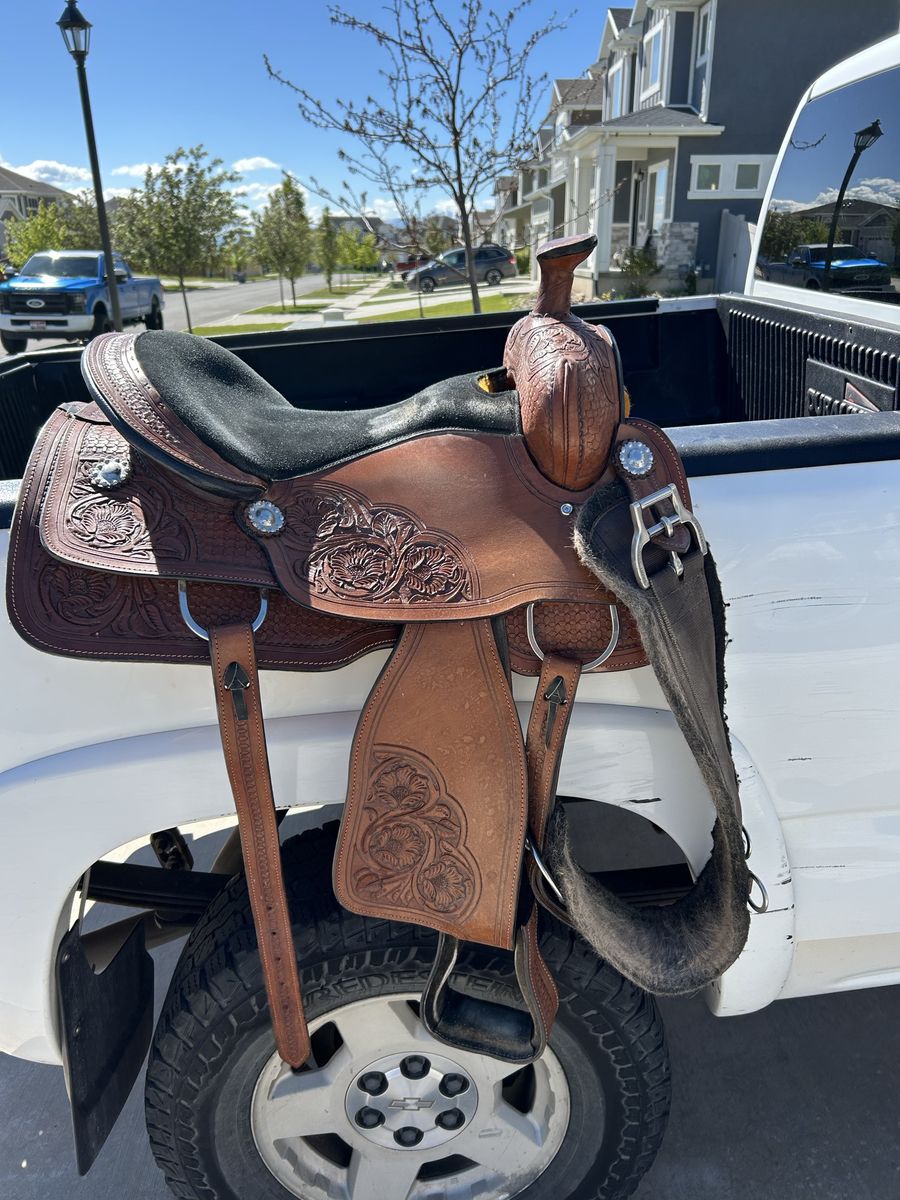 Western saddle