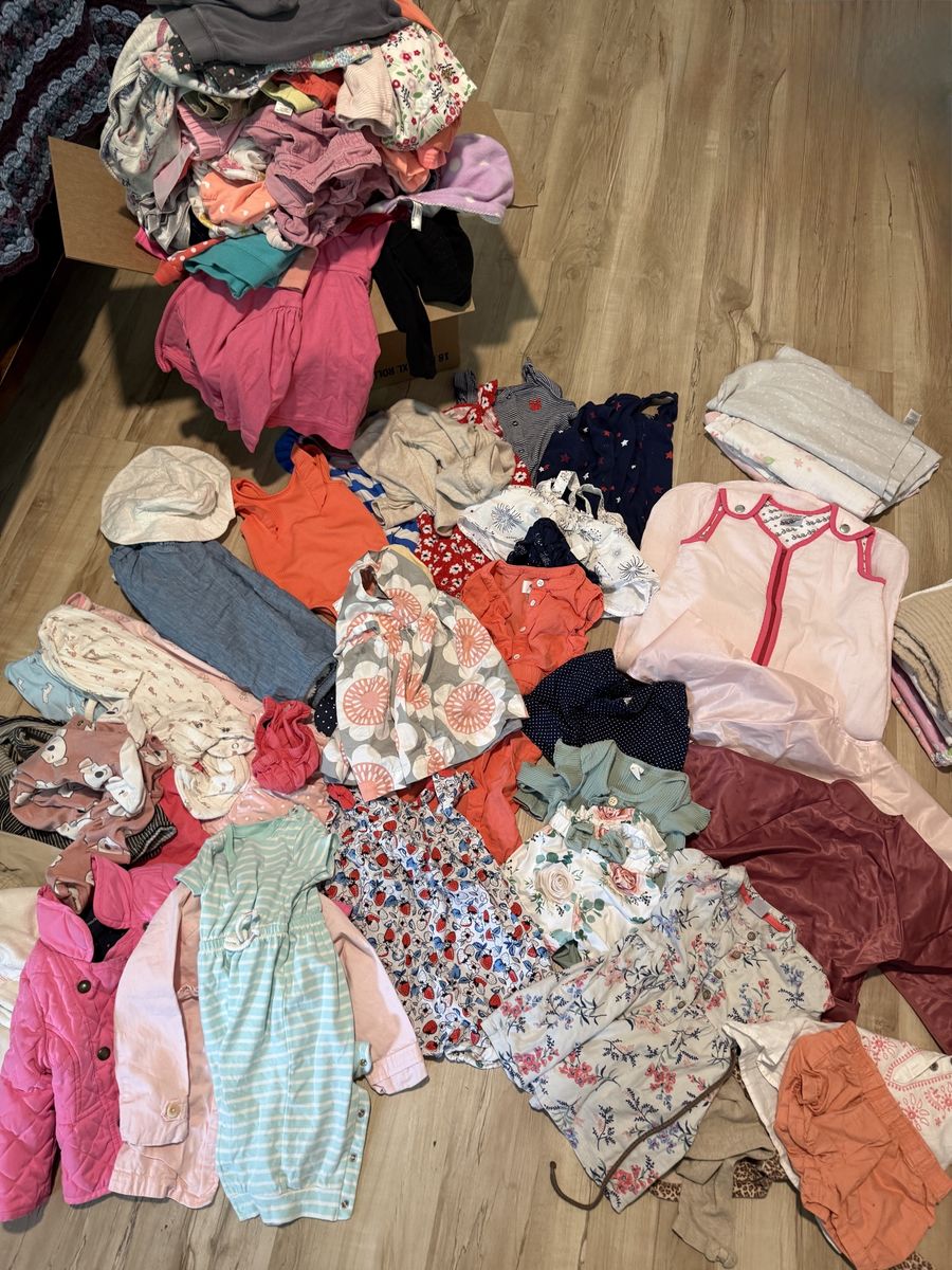 Tons of Baby clothes!
