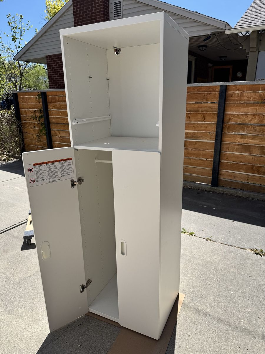 Ikea - Kids Wardrobe Smastad Uppfora