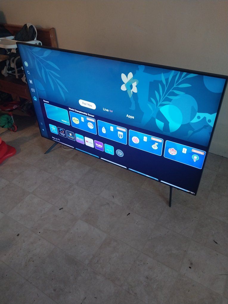 Samsung UN65CU7000 65-Inch Smart TV with Legs and GE Remote