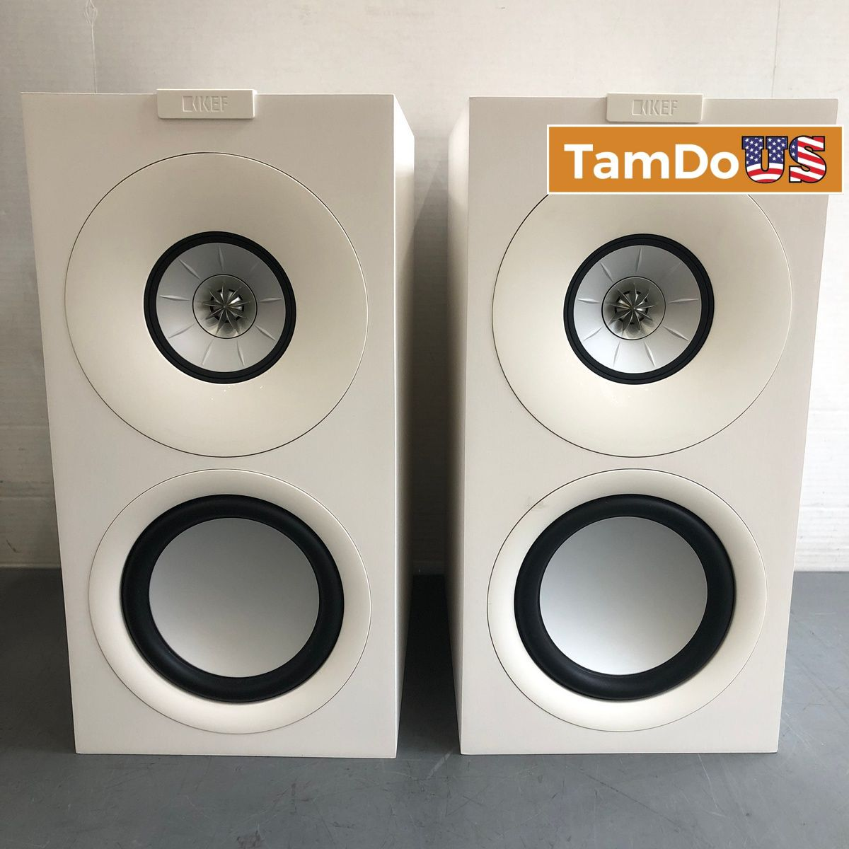 KEF Q Concerto Meta Three-Way Bookshelf Speakers (Pair) - Satin White