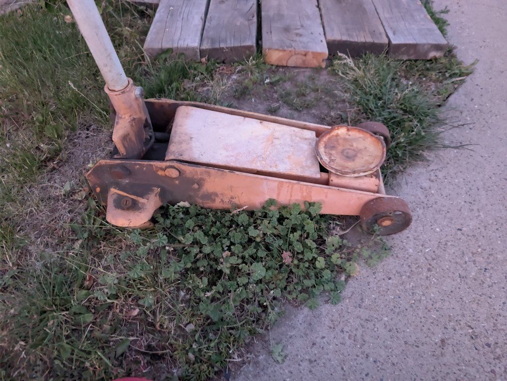 Heavy-Duty  Floor Jack - Orange, Used Condition
