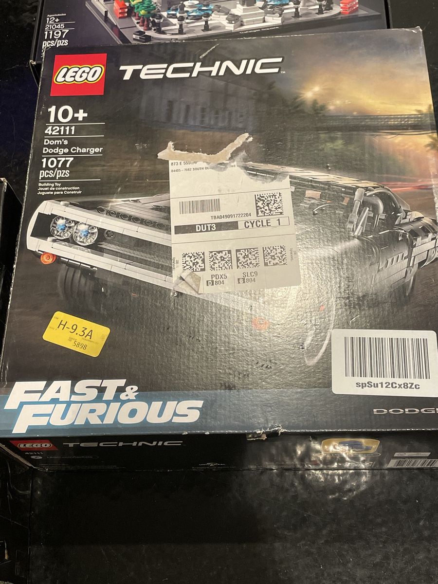 LEGO Technic 42111 Dom's Dodge Charger Fast & Furious Building Toy - 1077 Pieces, Ages 10+