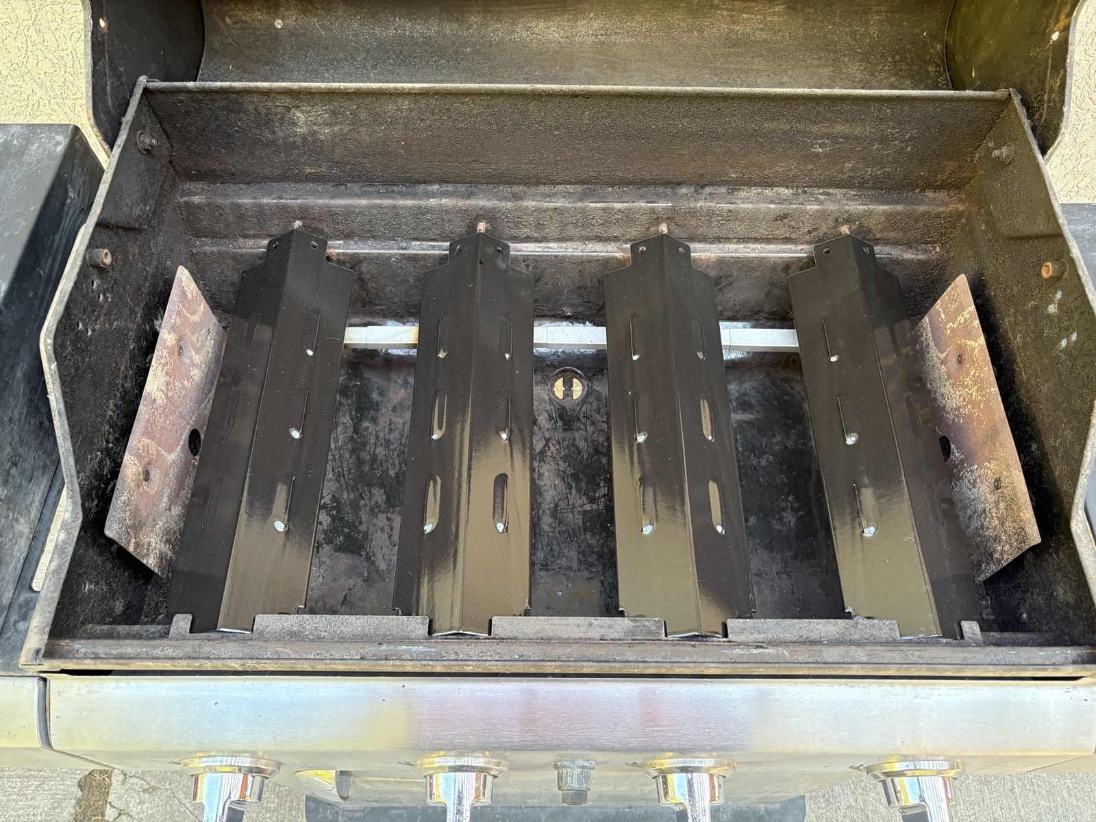 Main image 3