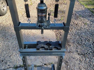 12 Ton hydraulic press for Rent $20/Week