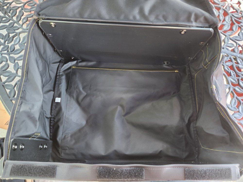 Main image 6