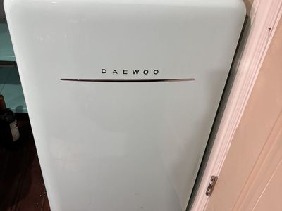 DAEWOO 4.4 cu. ft. Retro Mini Fridge with Freezer