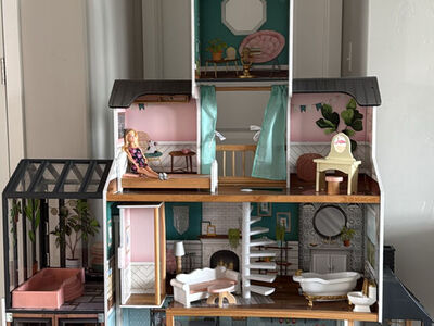 Kidcraft Doll House