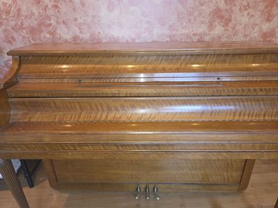Upright piano