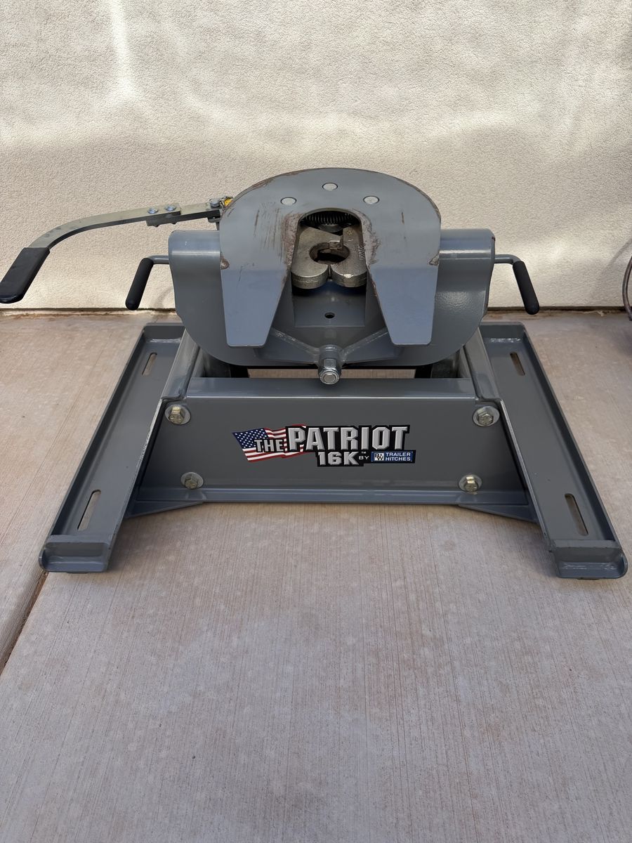 B&W Patriot 5th Wheel Trailer Hitch Dual Jaw 16,000 lbs