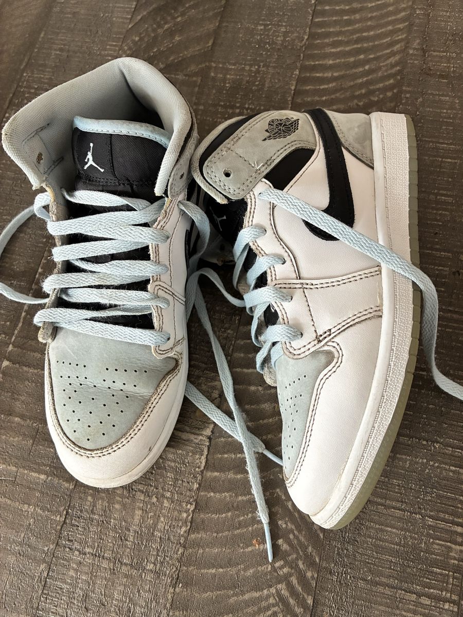 Nike Air Jordan 1 Mid UNC (GS) Light Blue White Black Youth Basketball Shoes US 4