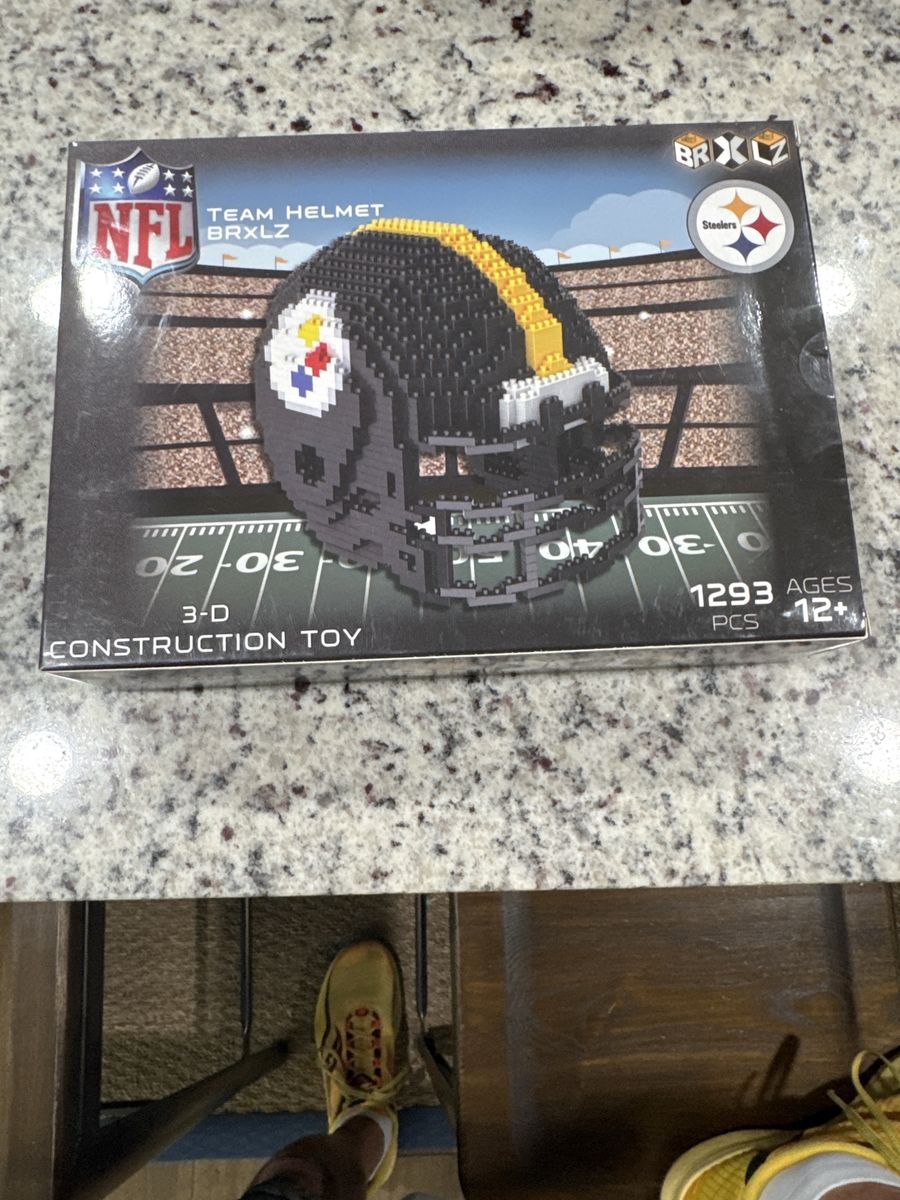 NFL Pittsburgh Steelers BRXLZ Team Helmet 3D Construction Toy Set (1293 Pcs)