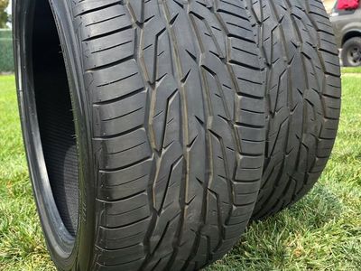 New - Pair of 275/40R/18 Toyo Extensa HP2
