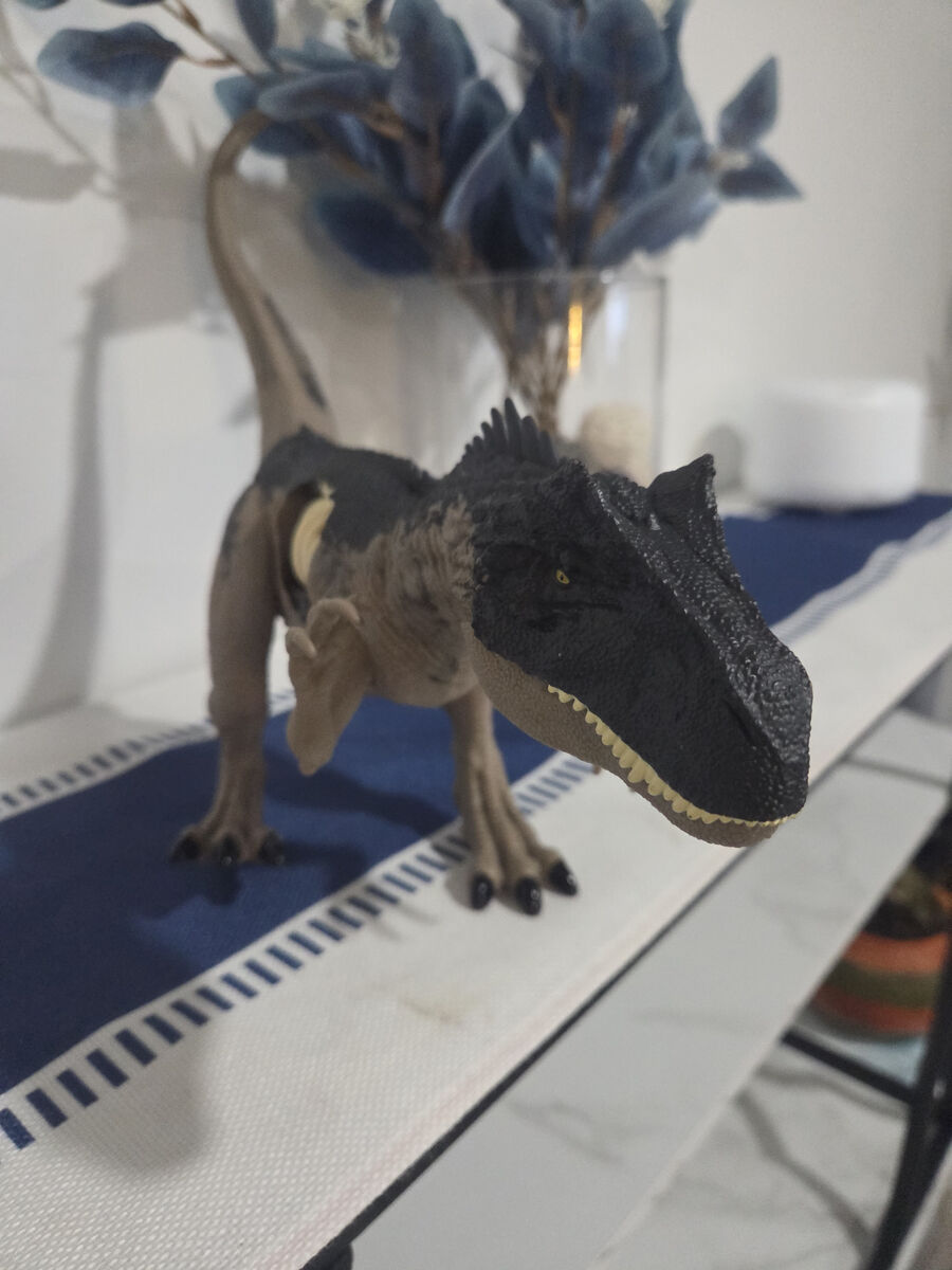 WORKS Jurassic World Dominion Extreme Damage Roarin Allosaurus