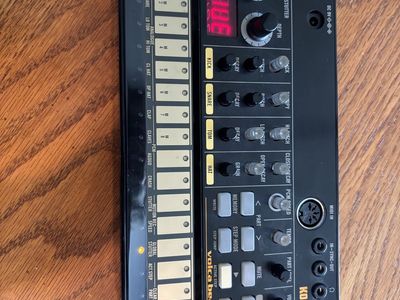 Korg Volca Beats Analog Rhythm Machine