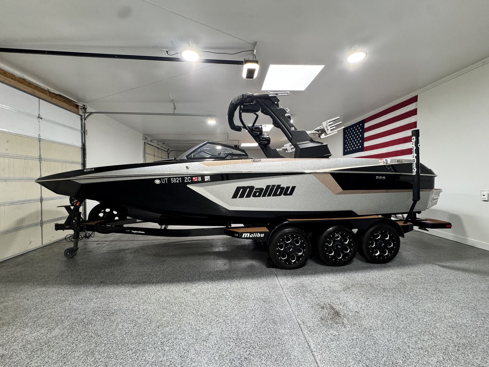 2021 Malibu 24 MXZ