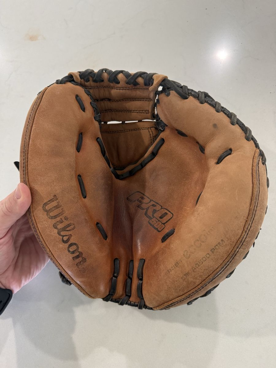Wilson Pro Staff Catchers Mitt RHT A2000 PBM (Youth Size)