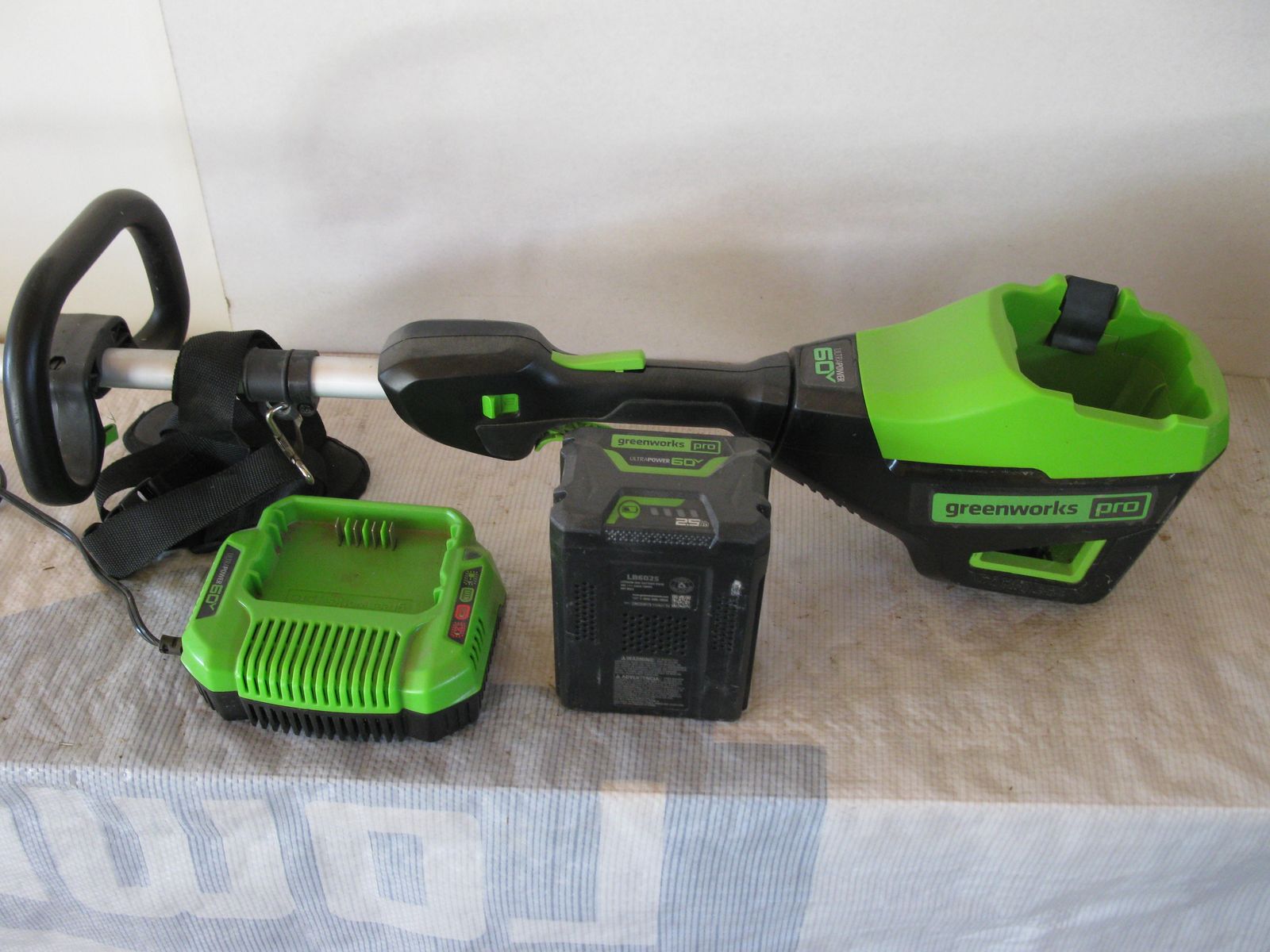 String Trimmer, GreenWorks 60 volt Heavy Duty 16" dual line