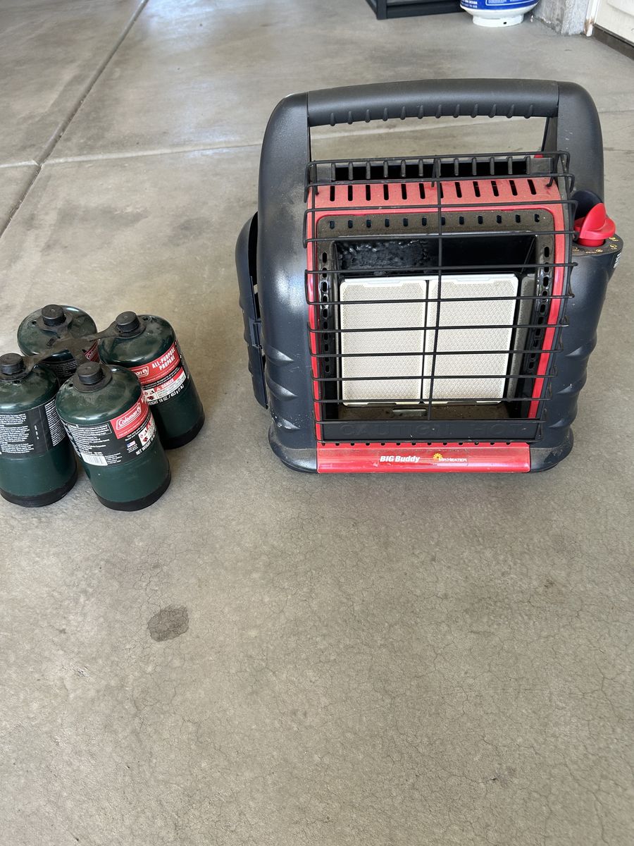 Mr. Heater Big Buddy portable heater with 4+ Coleman propane cylinders