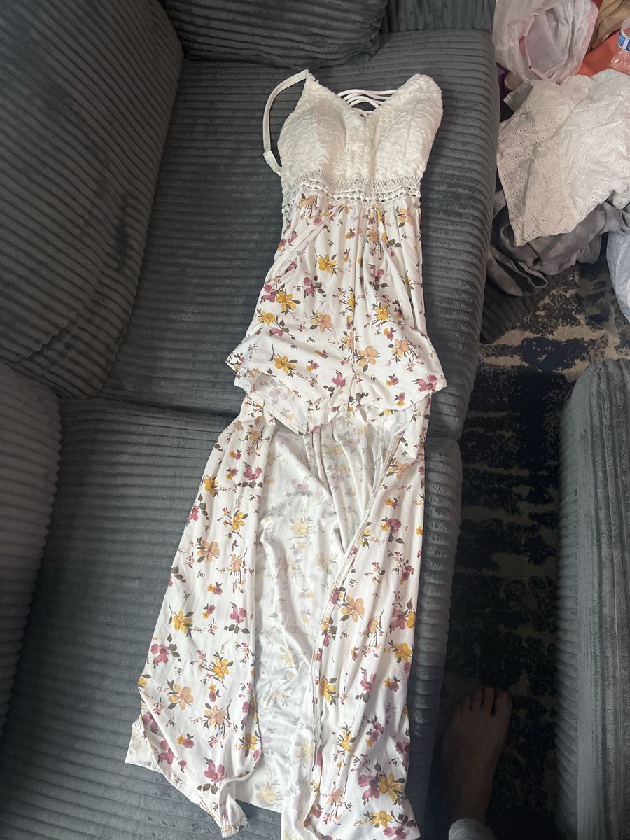 No Boundaries White Floral Lace Overlay Maxi Dress Size S (3-5)