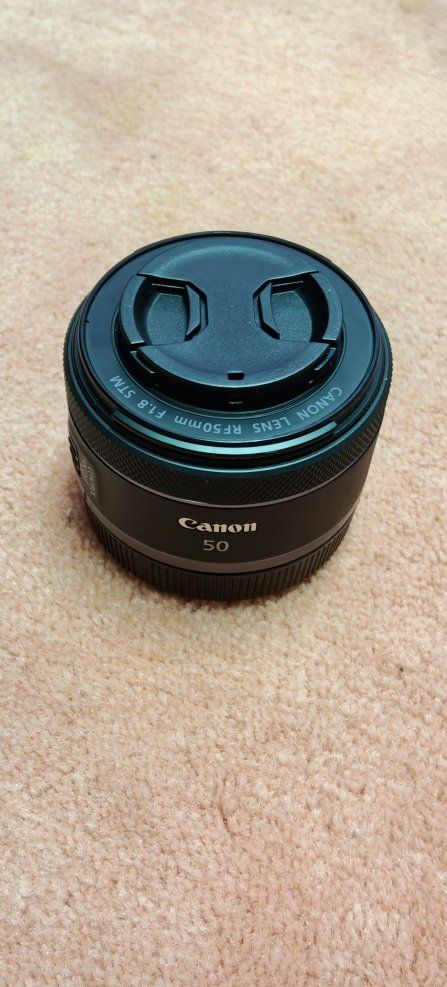 Canon RF50 1.8 lens, like new.