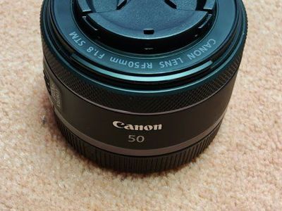 Canon RF50 1.8 lens, like new.