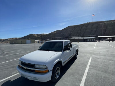 2001 Chevrolet S-10 LS