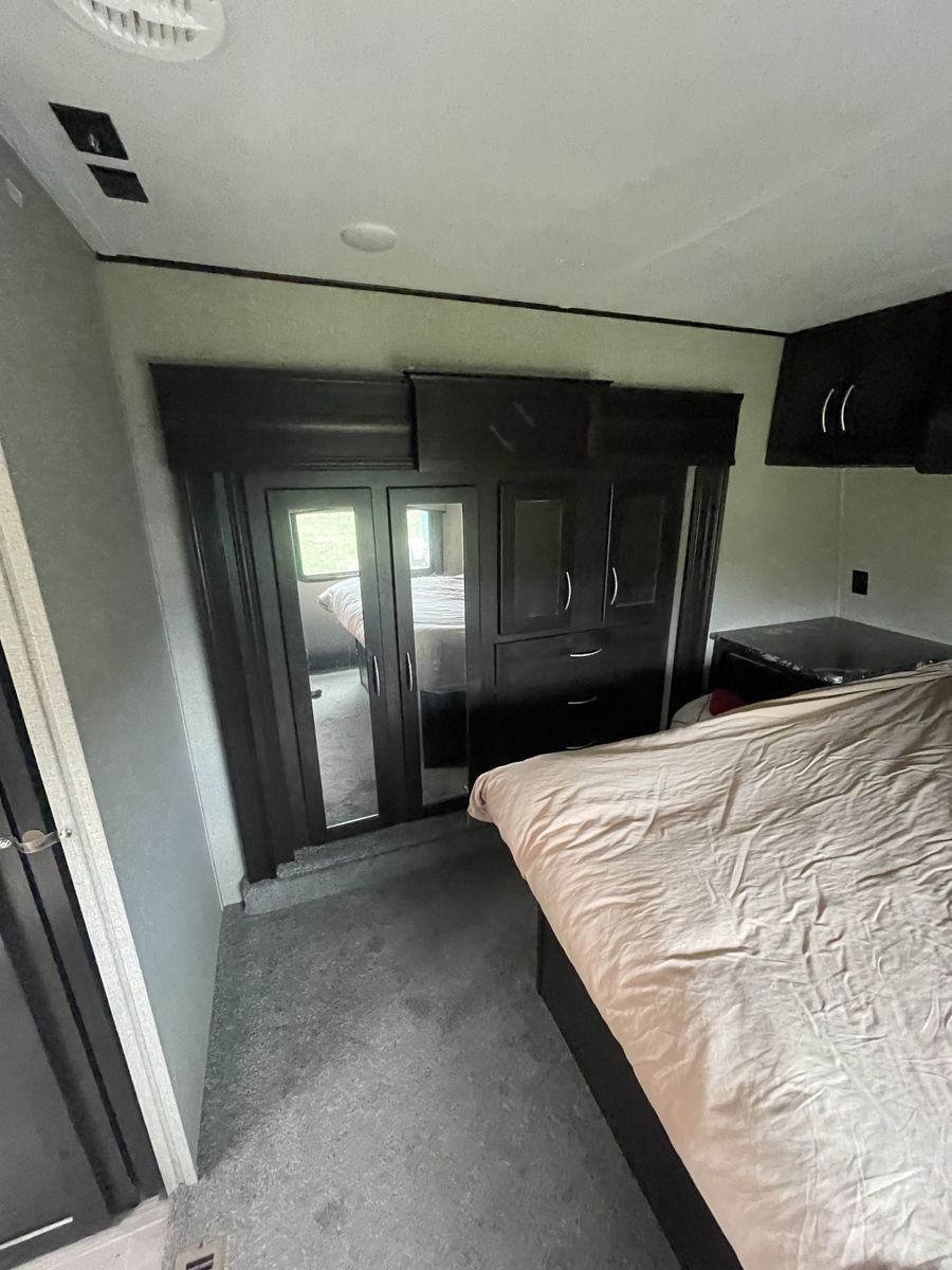 Main image 14