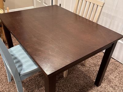 Kids table and chairs