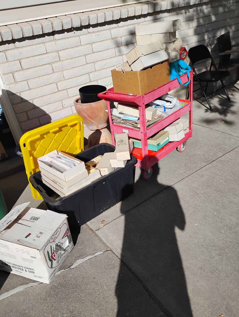 YARD SALE 1325 NAYON, LAYTON