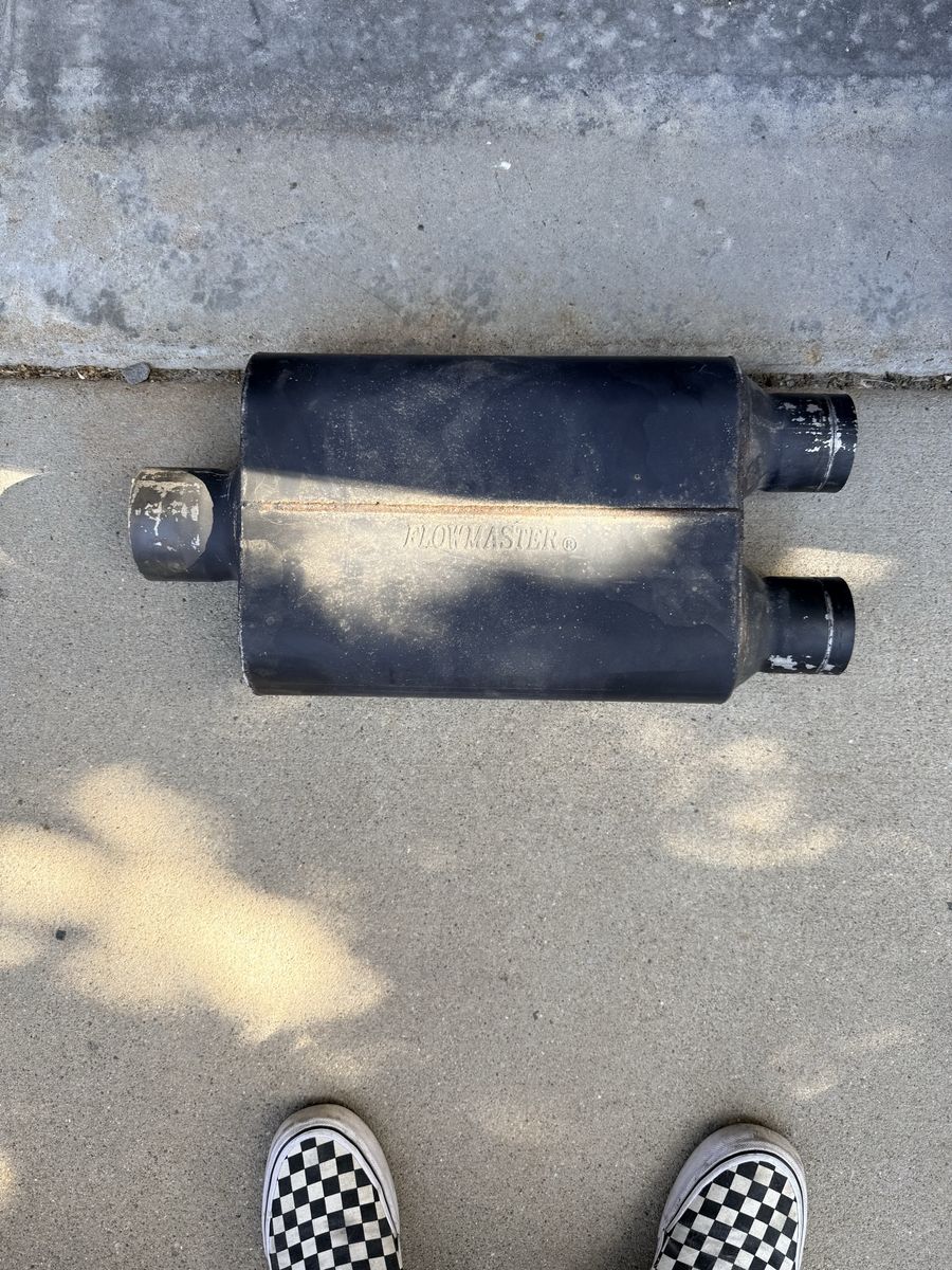 Flowmaster Muffler - 3" Inlet/2.5” Dual Outlet