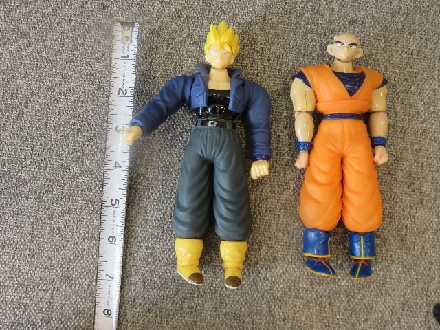 PAIR OF VINTAGE DRAGON-BALL Z 2000 B.S. / S.T.A Super Saiyan Trunks AND Tien Action Figures