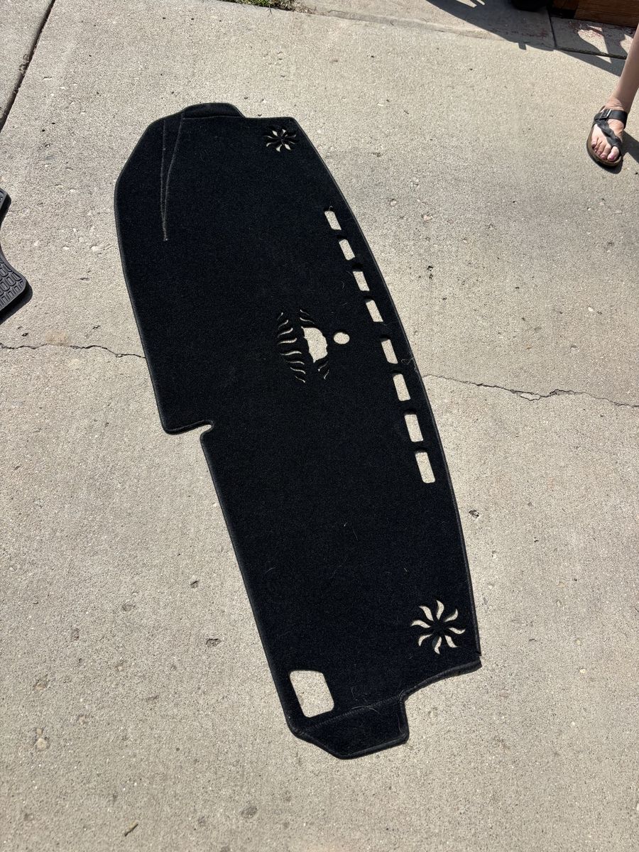 Dash cover. 2015 Toyota sienna 
