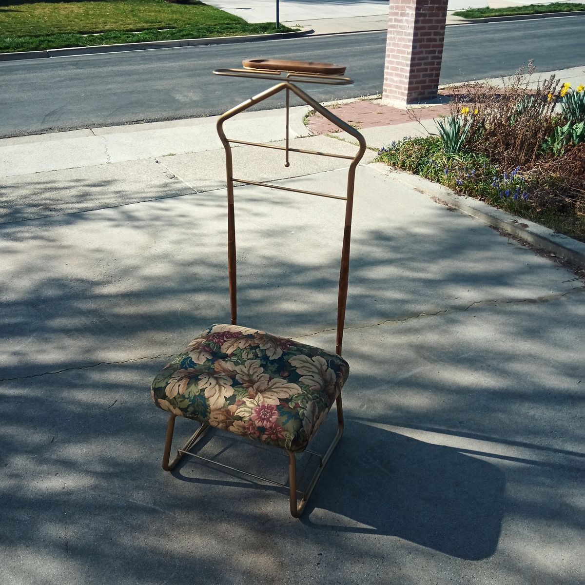 Mid Century Pearl Wick 'Val-O-Seat' valet chair