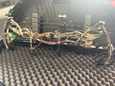 Hoyt Carbon Defiant 34 Compound Bow Camo - 60-70 lbs Draw Weight