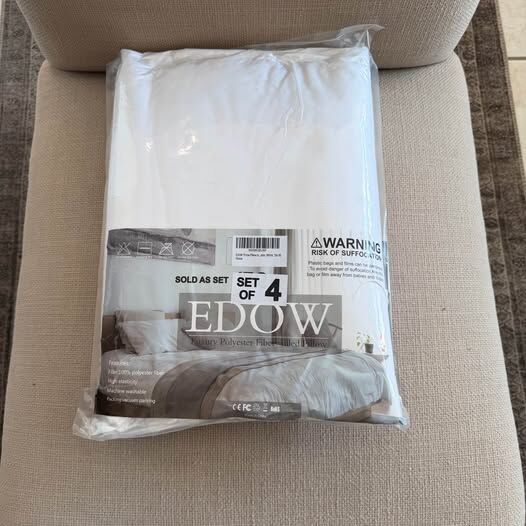 4 LUXRY POLYESTER FIBER THROW PILLOWS BRAND NEW