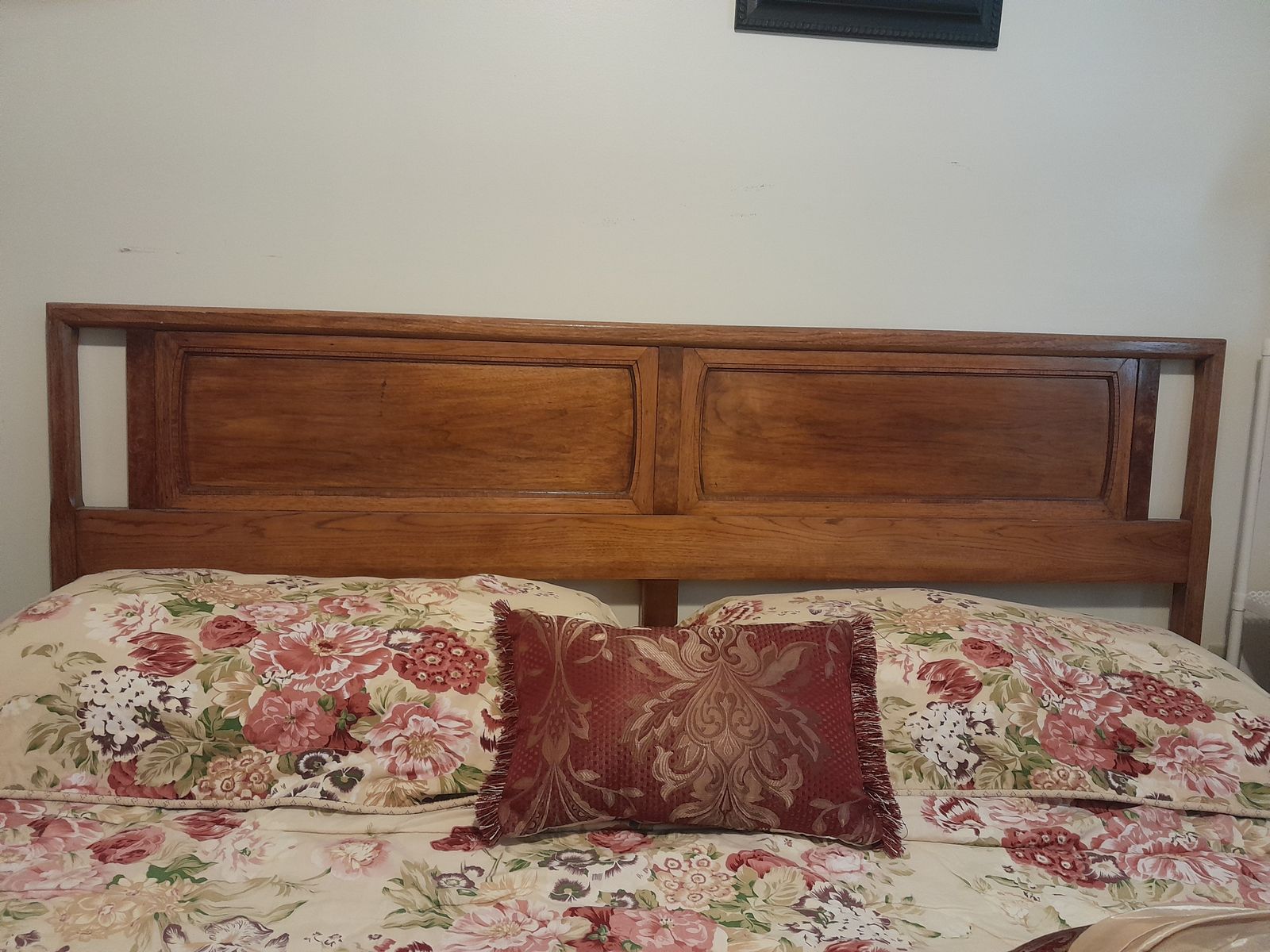 Vintage Oak King Size Headboard - Classic Design